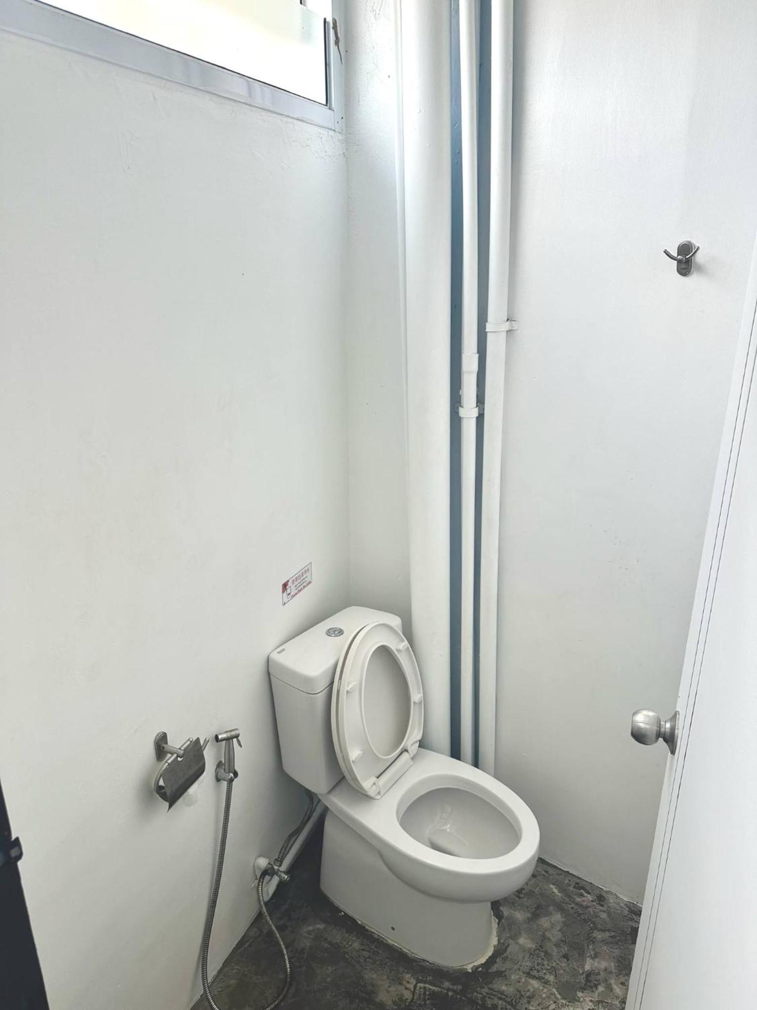 素叻他尼 港口旅舍旅舍 外观 照片