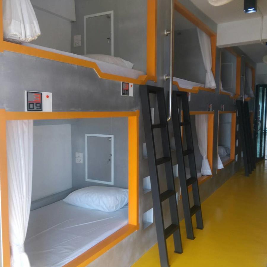 素叻他尼 港口旅舍旅舍 外观 照片