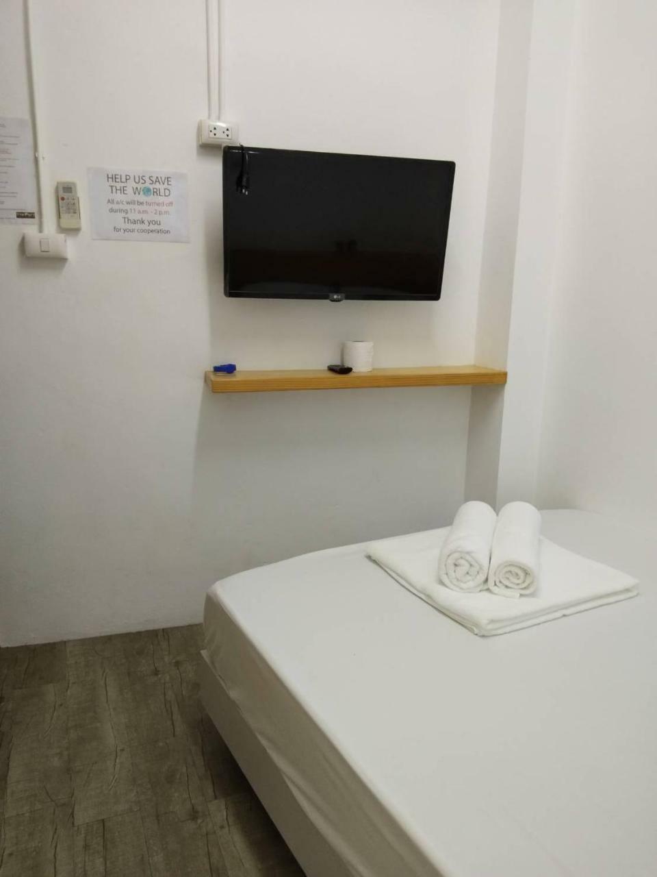 素叻他尼 港口旅舍旅舍 外观 照片