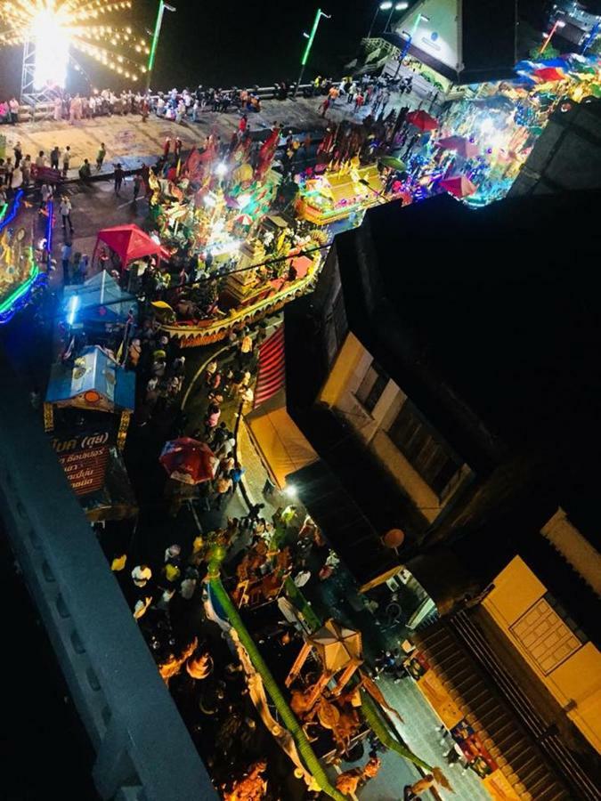 素叻他尼 港口旅舍旅舍 外观 照片